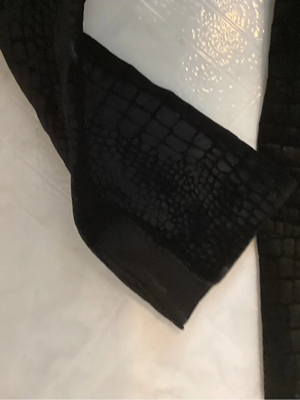Stuart Weizman croc embossed Nero boots